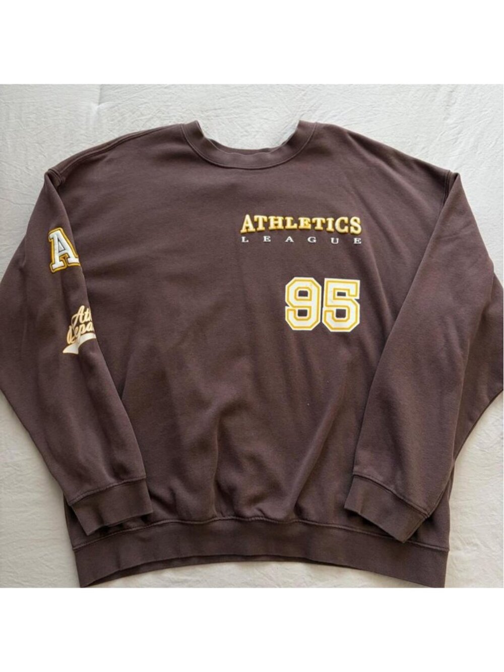 H&M brown & yellow graphic sweatshirt, size M #athletics #cozy #fall #oversized